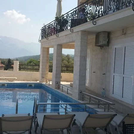Villa Mare Apartments Tivat Exterior photo