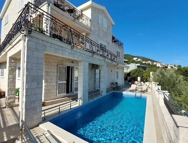 Villa Mare Apartments